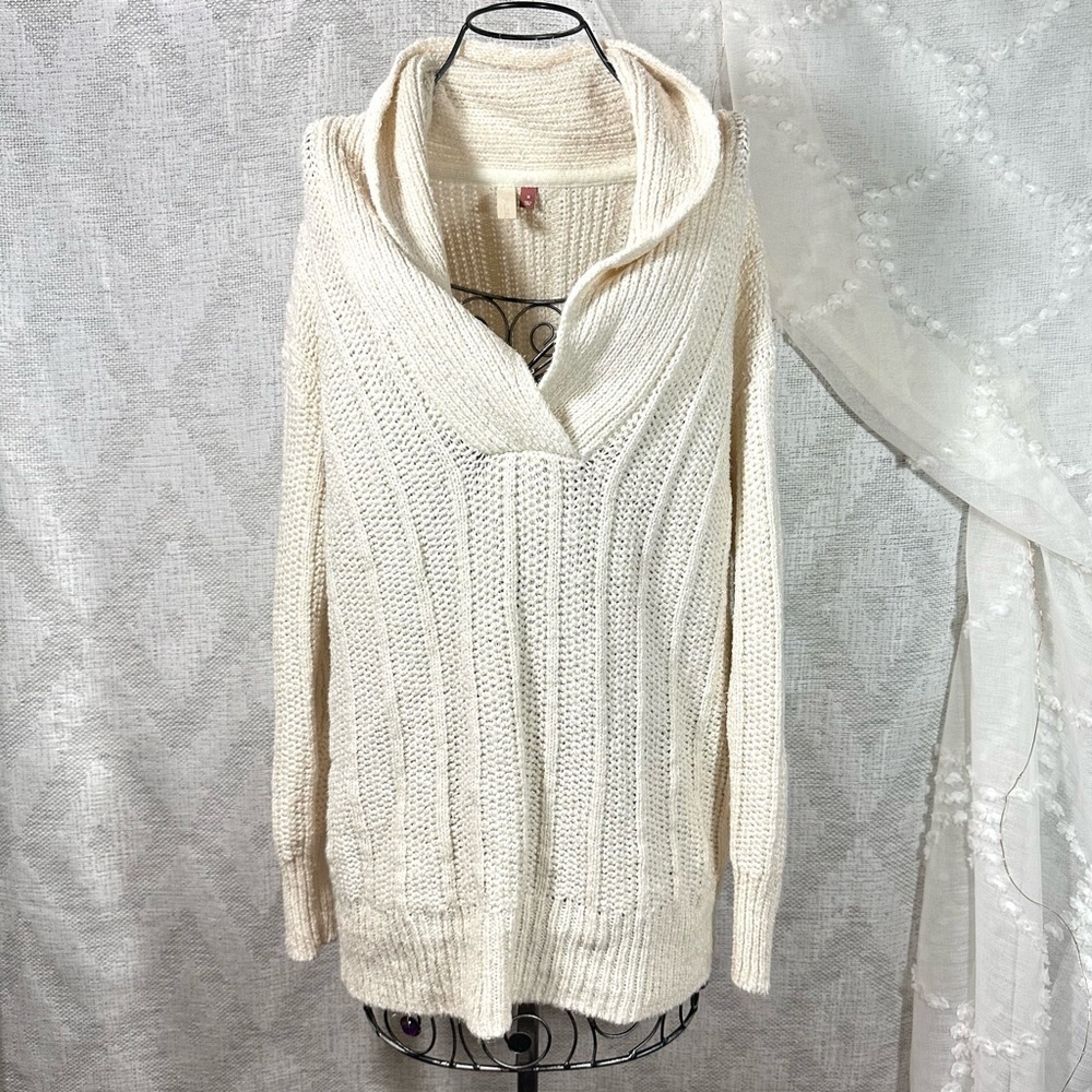 Pilcro and the letterpress cream chunky knit v neck sweater size M